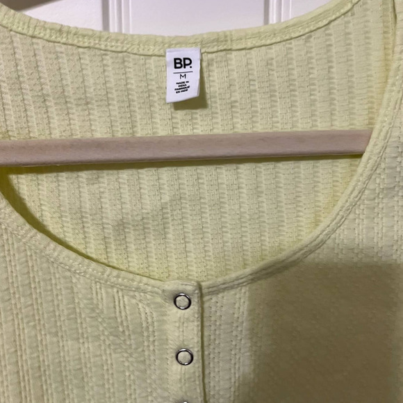 BP Womens Ribbed‎ Knit Top Lettuce Edge Cropped Button Front Yellow Size M - Picture 2 of 8